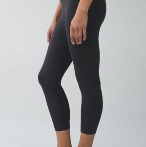 NEW Lululemon BLACK Zone In Crop